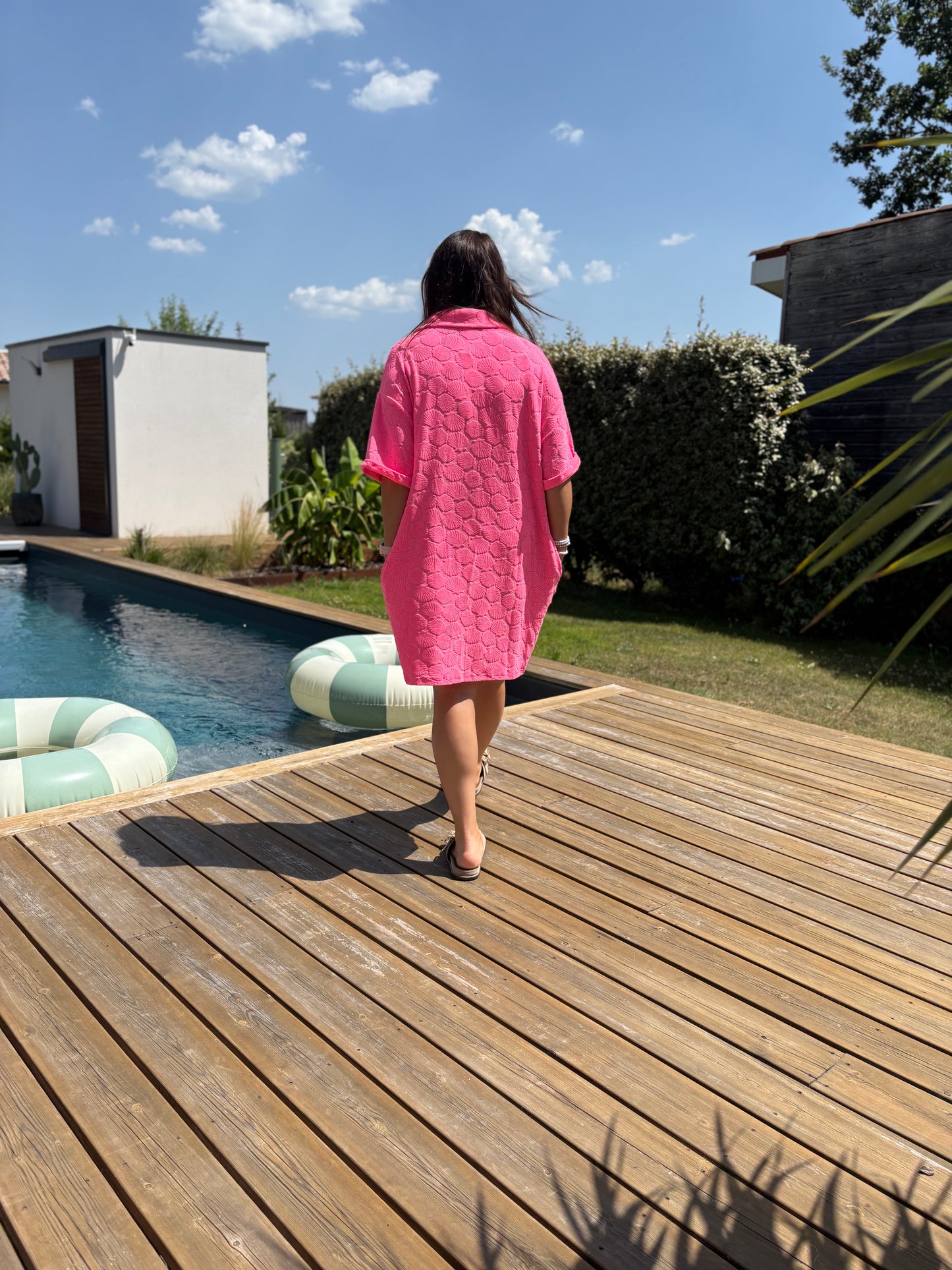 Robe éponge rose fluo