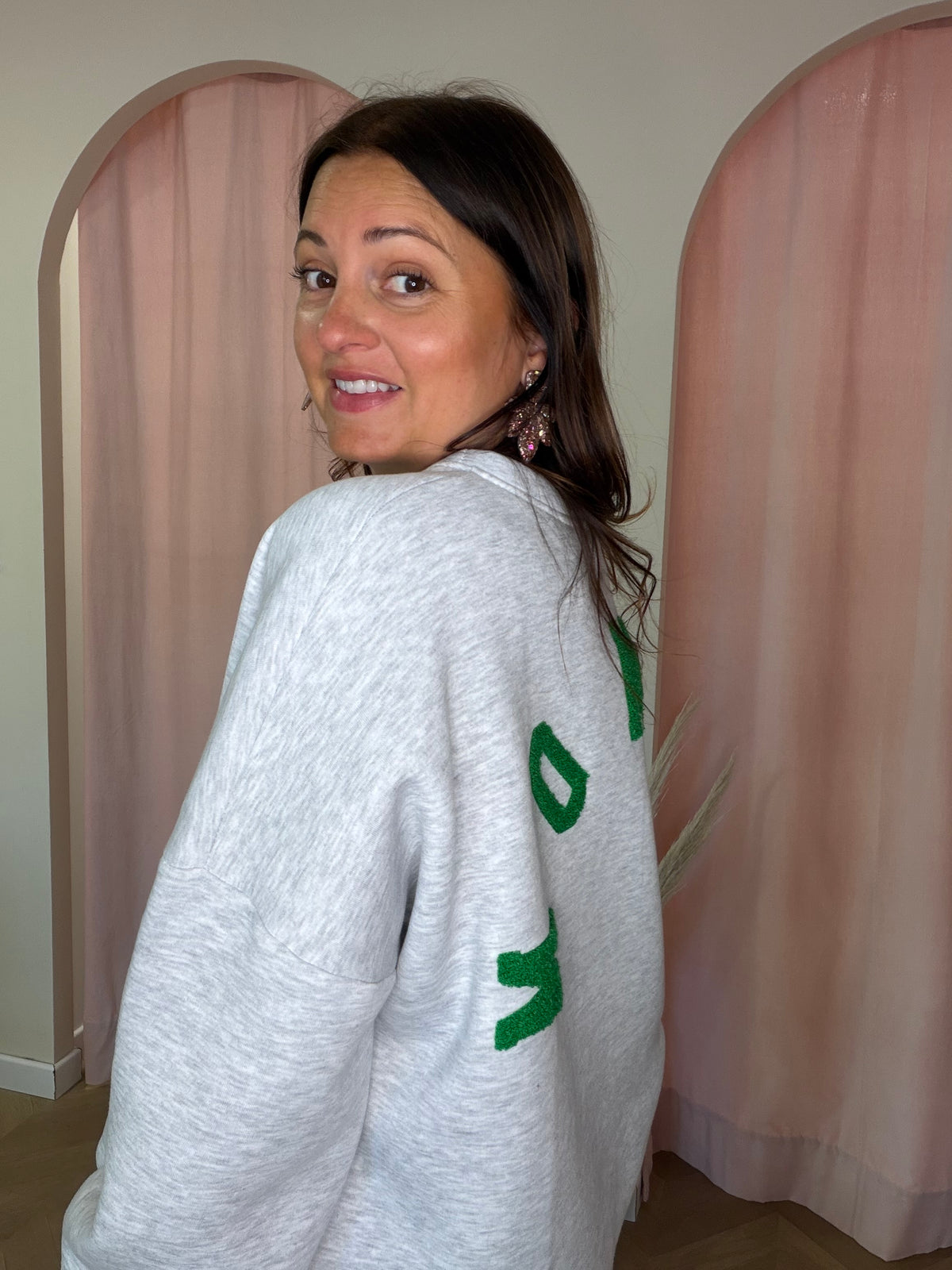 Sweat Mommy gris et vert